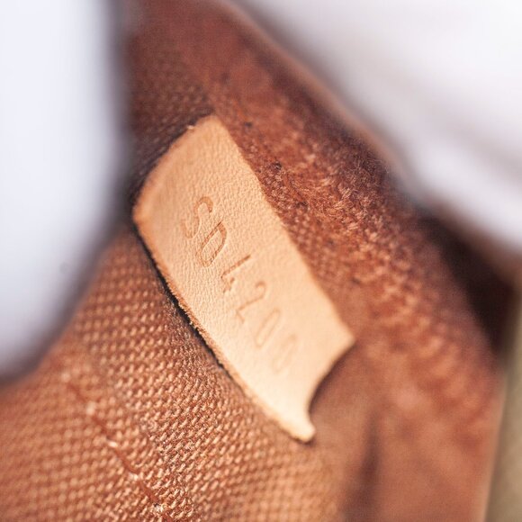 Authentic Louis Vuitton Multi Pochette Accessoires Crossbody Bag - Picture 7 of 9